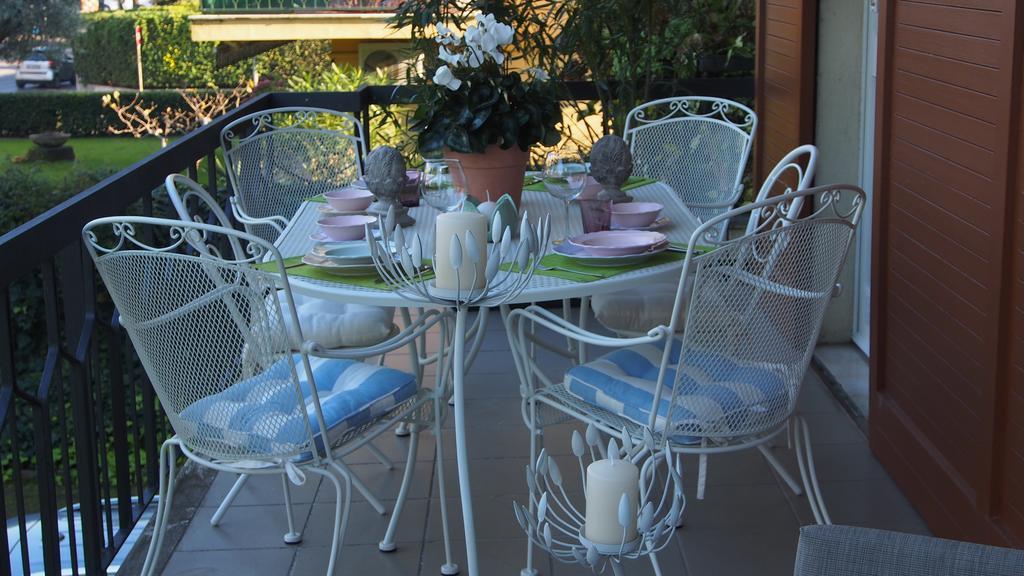 Appartamento Provenzale Desenzano del Garda Camera foto
