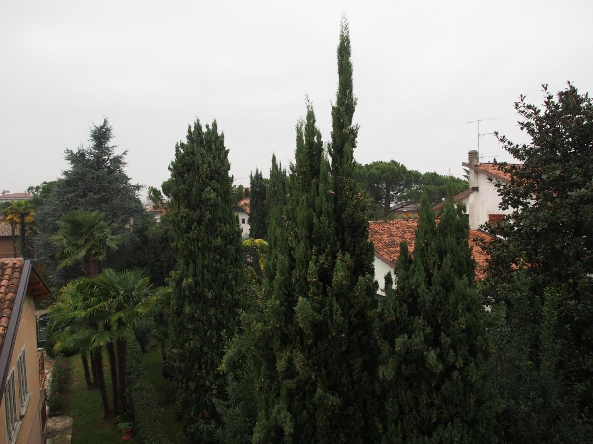 Appartamento Provenzale Desenzano del Garda Camera foto